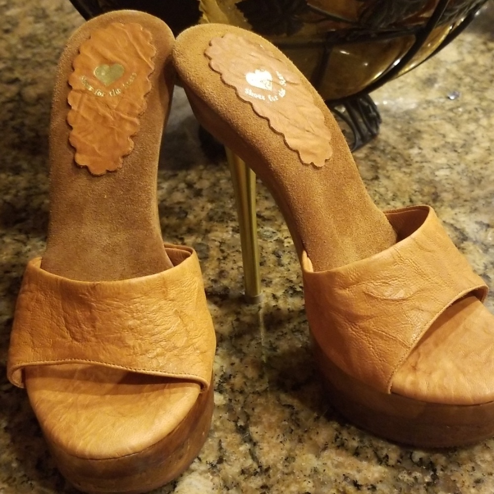 Women's shoes
